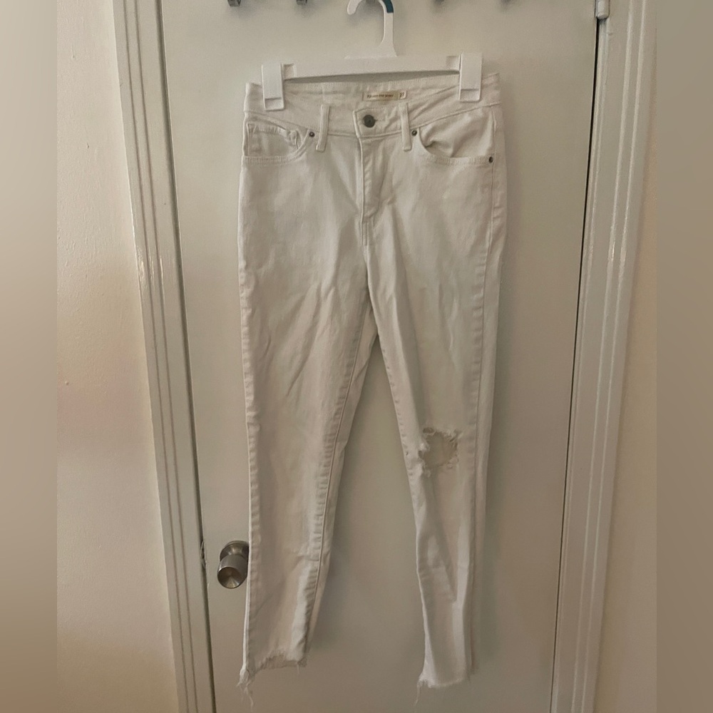 Levi's 701 High Rise Distressed Cropped Jeans - White